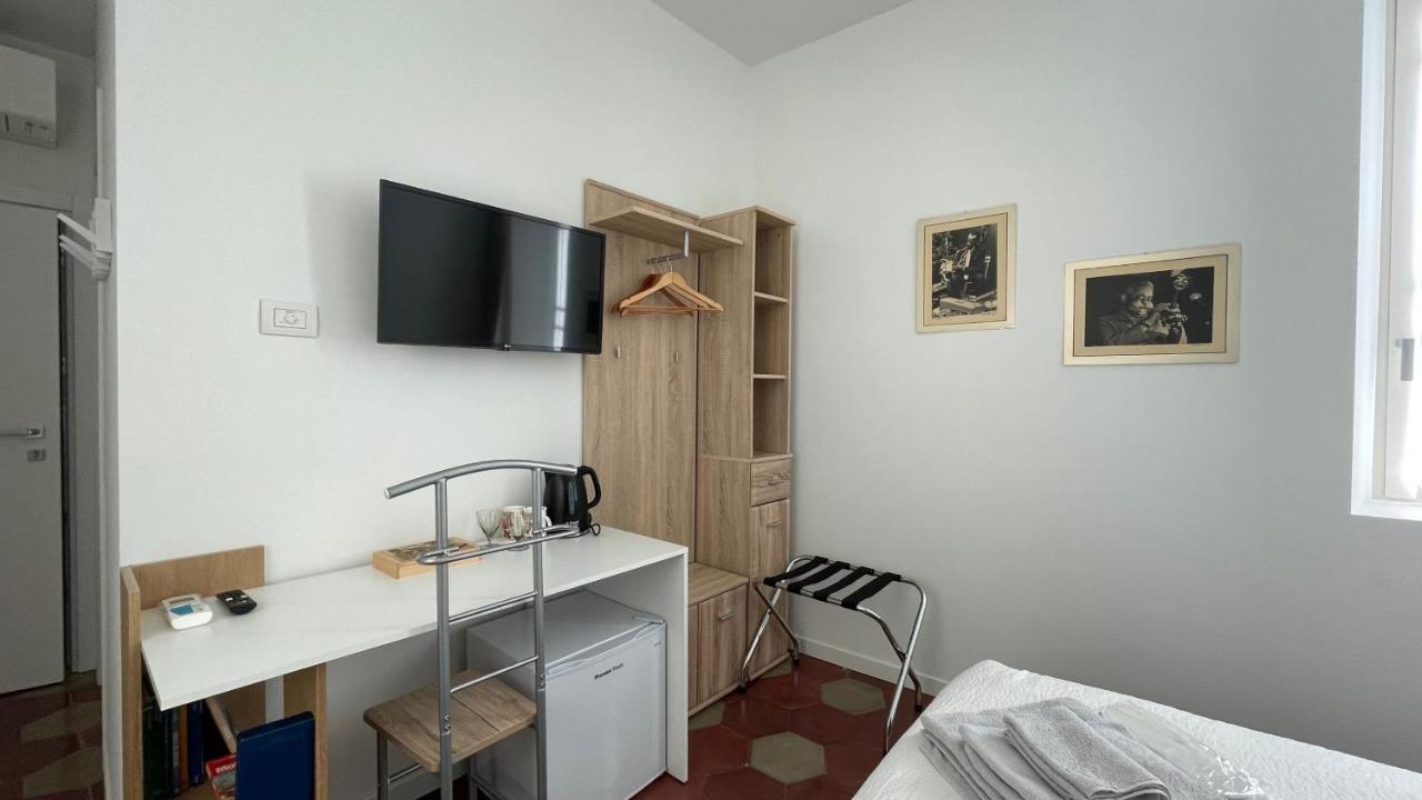 Santa Vincenza - Suite Indipendente Lovere Exterior foto