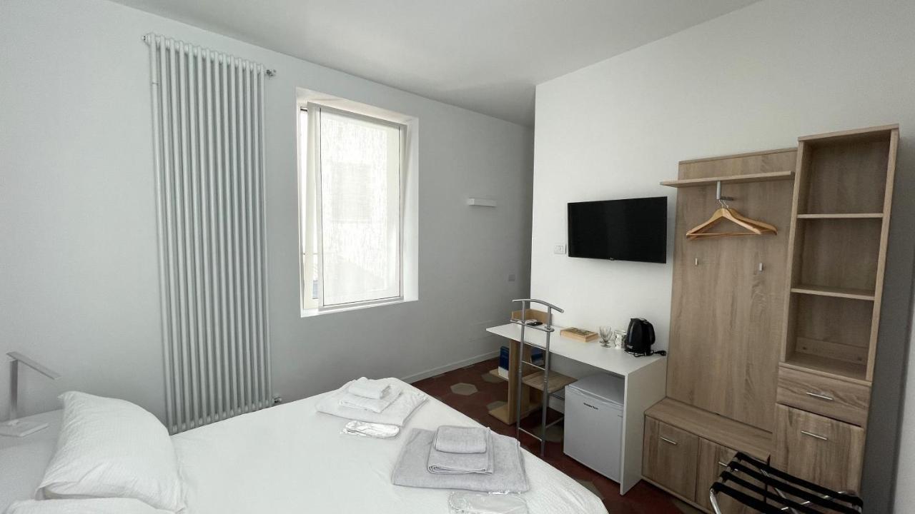 Santa Vincenza - Suite Indipendente Lovere Exterior foto