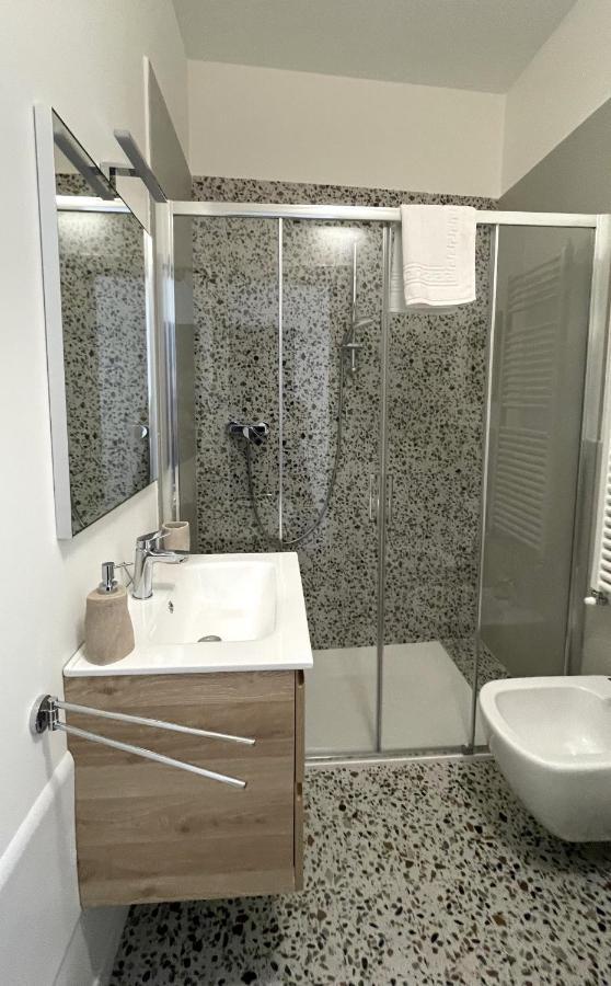 Santa Vincenza - Suite Indipendente Lovere Exterior foto
