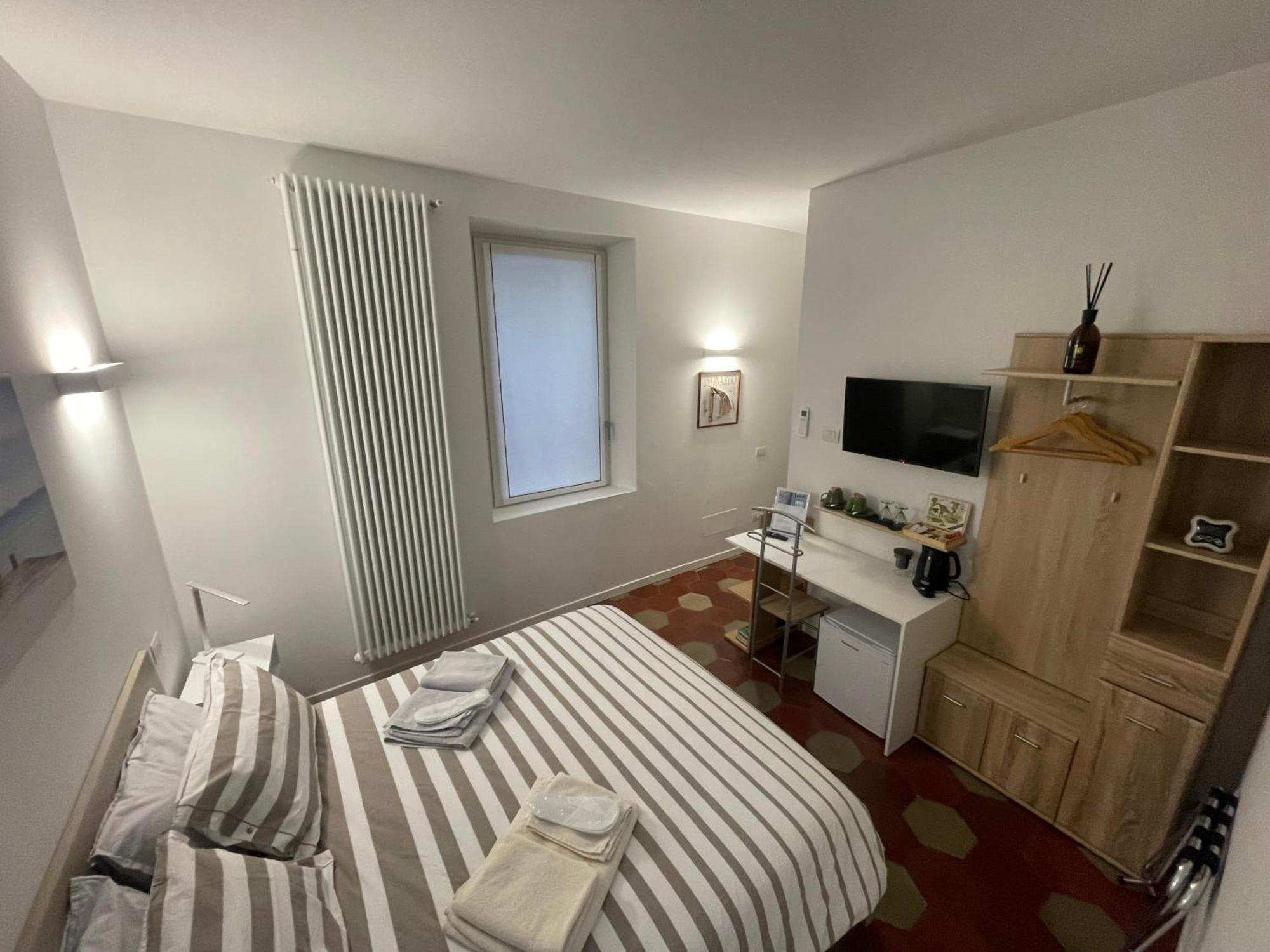 Santa Vincenza - Suite Indipendente Lovere Exterior foto