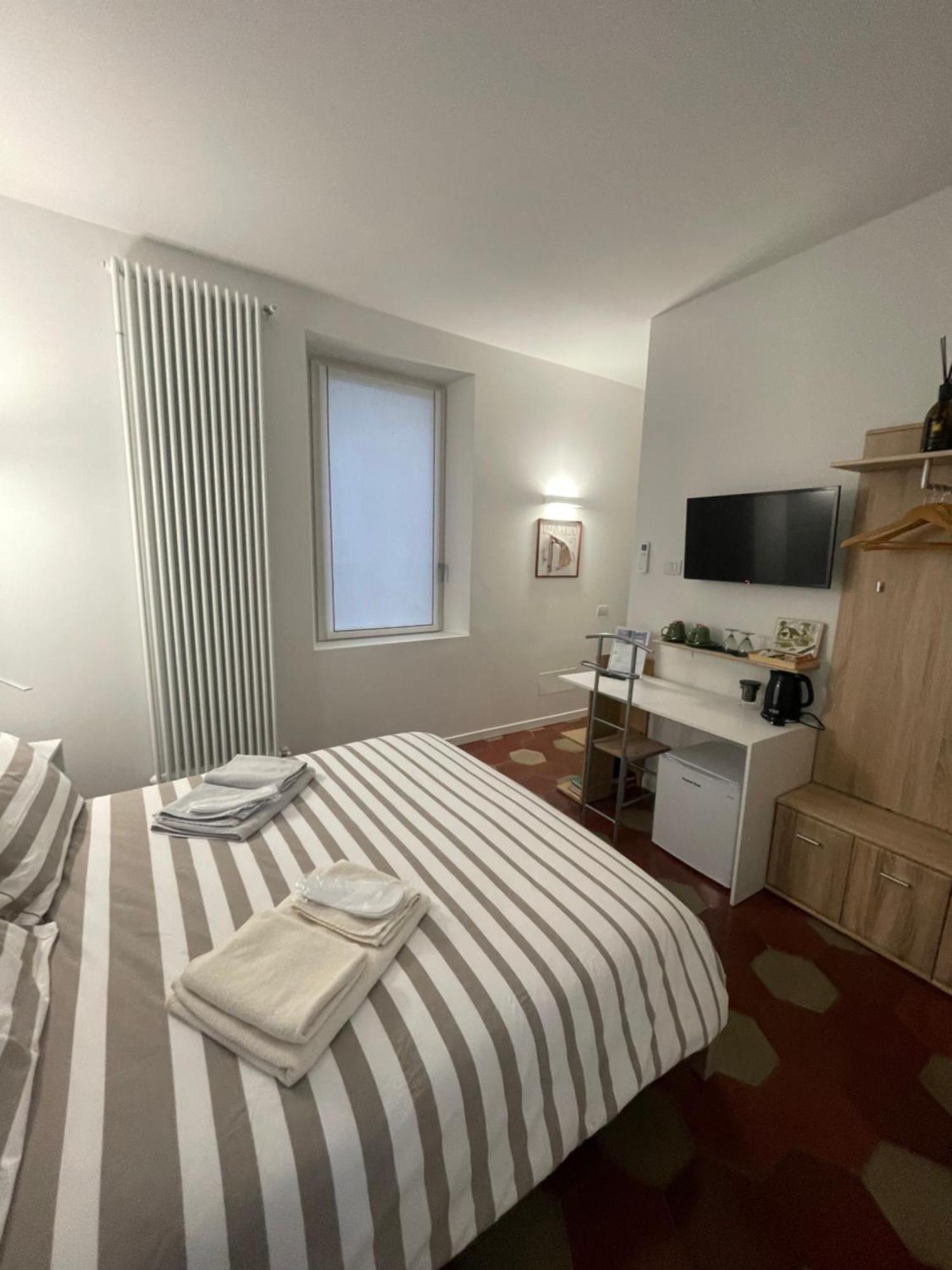 Santa Vincenza - Suite Indipendente Lovere Exterior foto